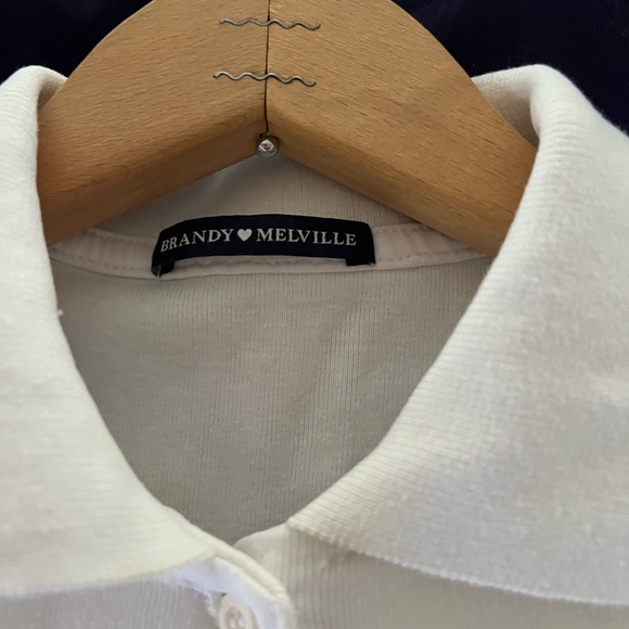 Brandy Melville white cropped button up shirt with collar. - Picture 2 of 4